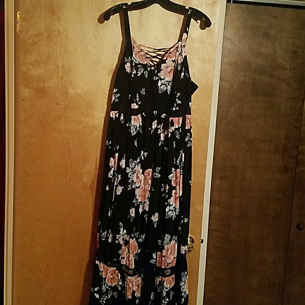 Torrid Blk Floral Maxi Dress  Sz.2 (18-20)
